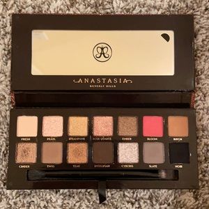 ABH Sultry Pallet